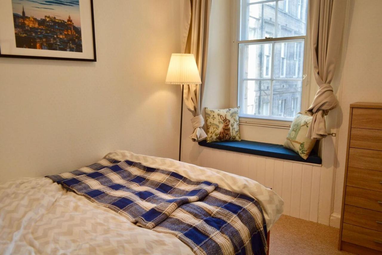 Two Bedroom Flat By Royal Mile! 爱丁堡 外观 照片